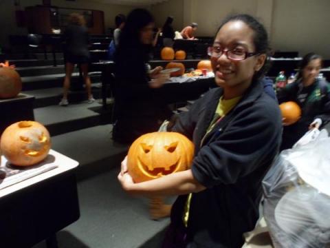 Pumpkin Carving with the Undergrad/Grad Mentors